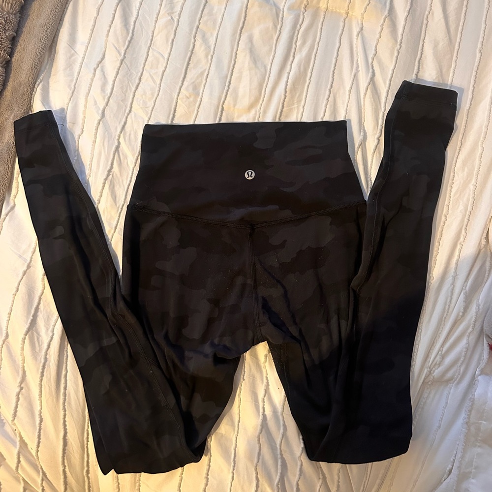 Black Camo lululemon Align Leggings 28 inch size 4